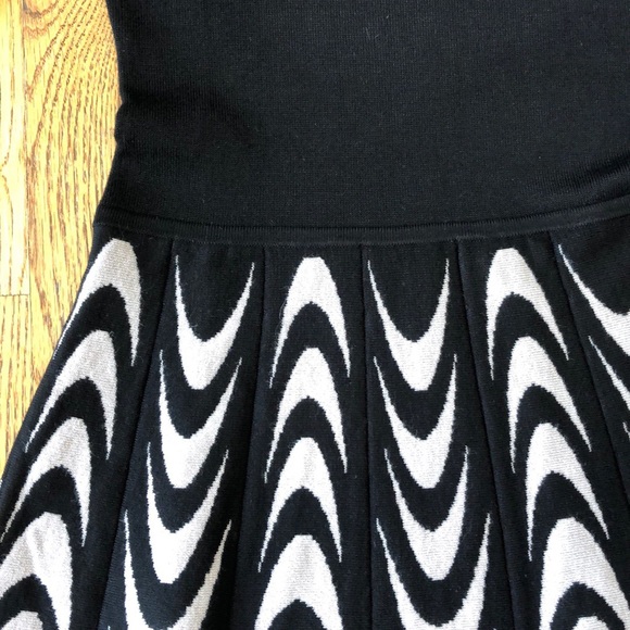 New Danny and Nicole sweater dress - Picture 4 of 8